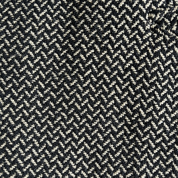 Max Mara black blazer, size 6, great condition, 73% virgin wool, 27% nylon. - Picture 8 of 8